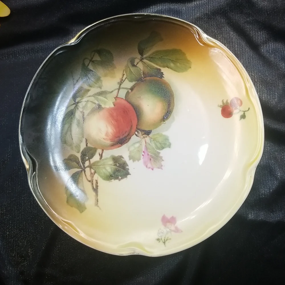 Antique J & C Louise Bavaria Apple Plate - Picture 2 of 14
